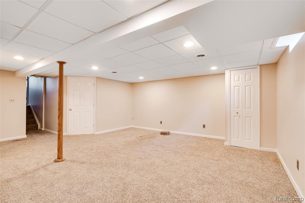 24705 Colonial Drive, Woodhaven, MI 48183 — Photo 38