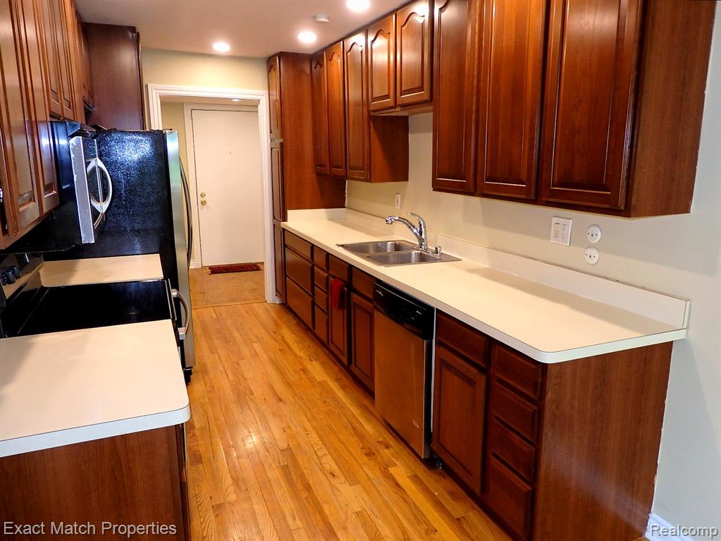 4411 Laurel Club Circle, West Bloomfield, MI 48323 — Photo 16