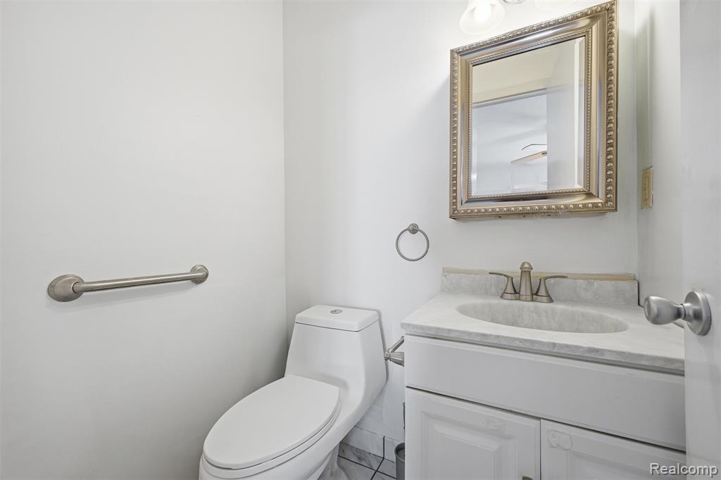 9921 Allen Pointe Drive, 4, Allen Park, MI 48101 — Photo 19
