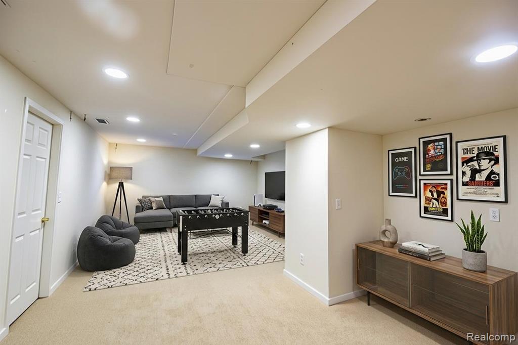 227 Biltmore Drive, Troy, MI 48084 — Photo 13