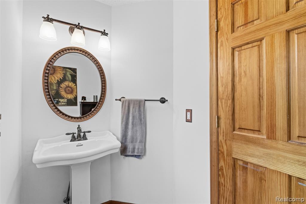 6699 E Lansing Road, Durand, MI 48429 — Photo 26