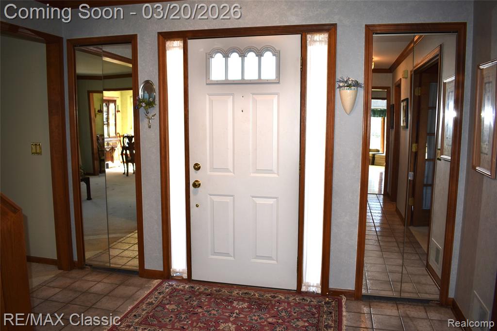 17389 Maple Hill Drive, Northville, MI 48168 — Photo 3