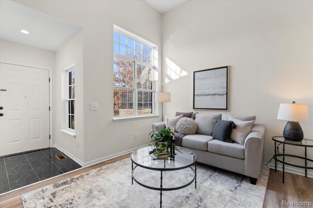 1664 CAMPAU FARMS Circle, 81-17, Detroit, MI 48207 — Photo 4