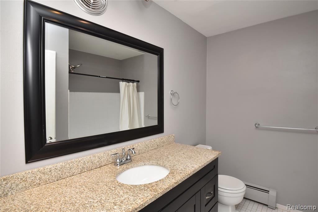 4909 Crooks Road, C7, Royal Oak, MI 48073 — Photo 16