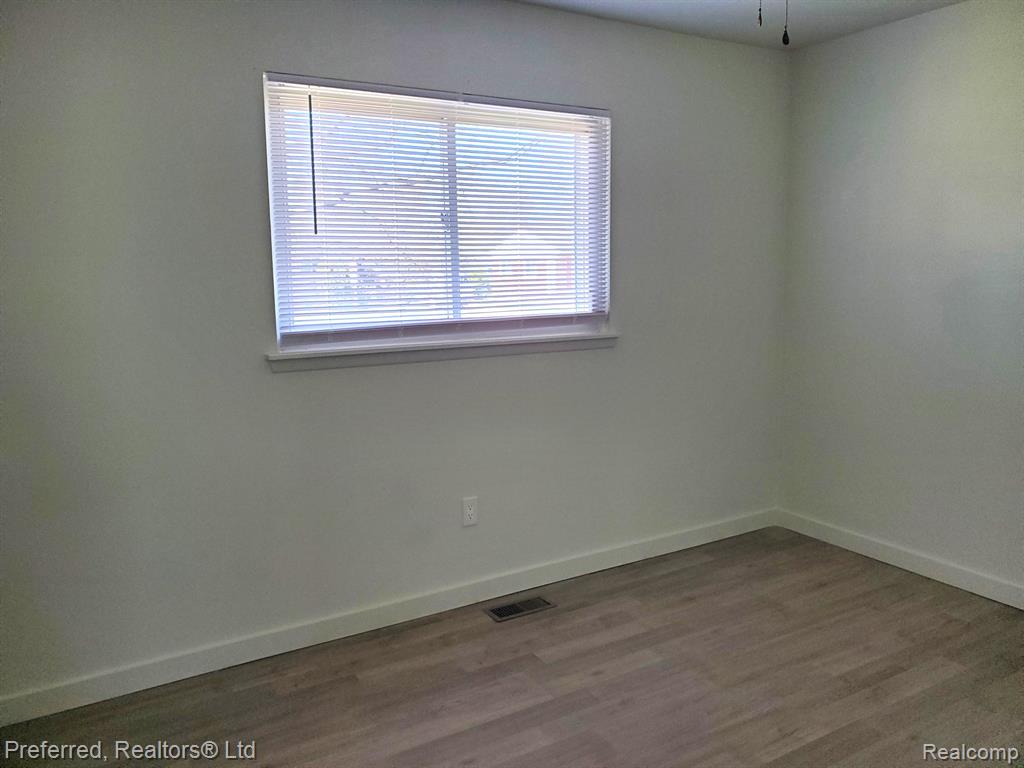 9455 TERRY Street, Romulus, MI 48174 — Photo 6