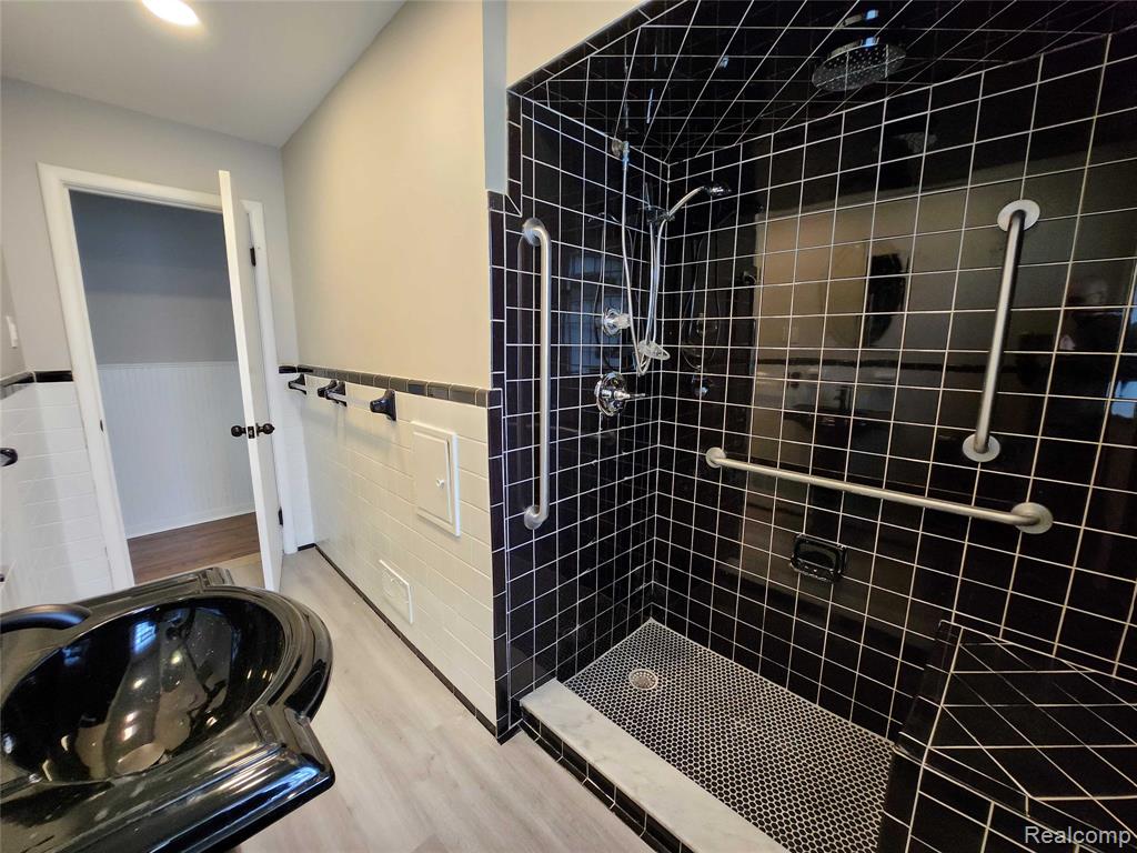 15705 Juliana Avenue, Eastpointe, MI 48021 — Photo 19