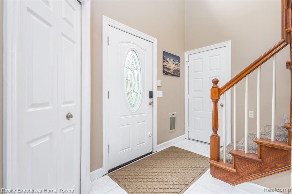 50731 Harbour View Drive N, 26, New Baltimore, MI 48047 — Photo 13