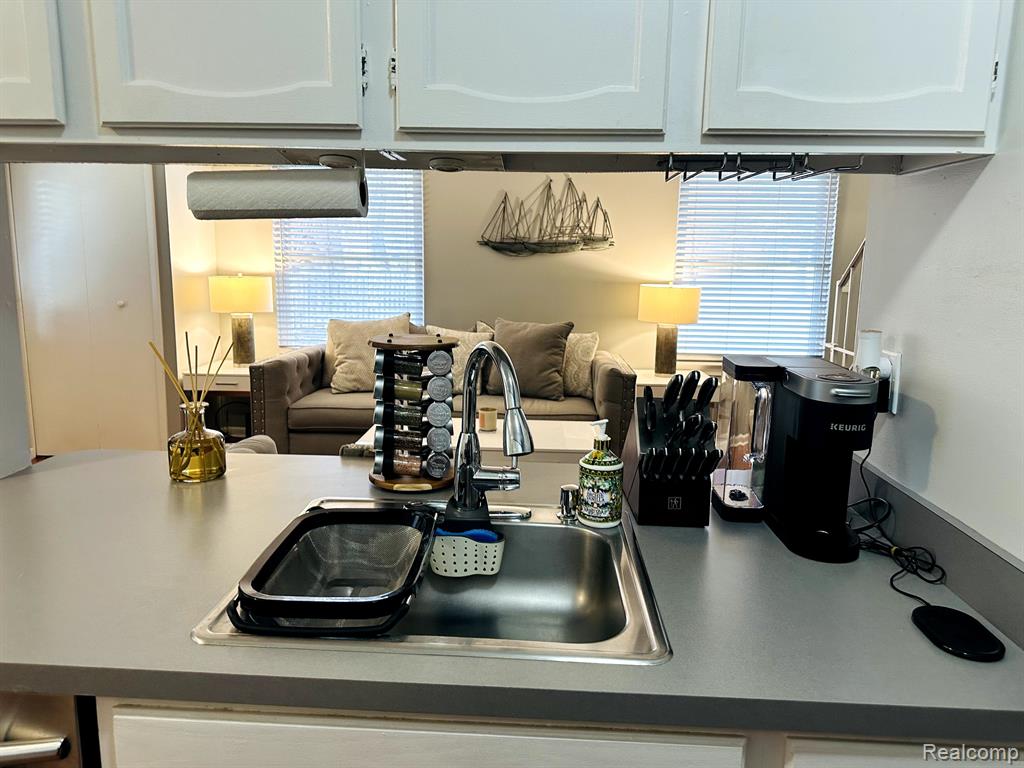 295 INLET N, Walled Lake, MI 48390 — Photo 8