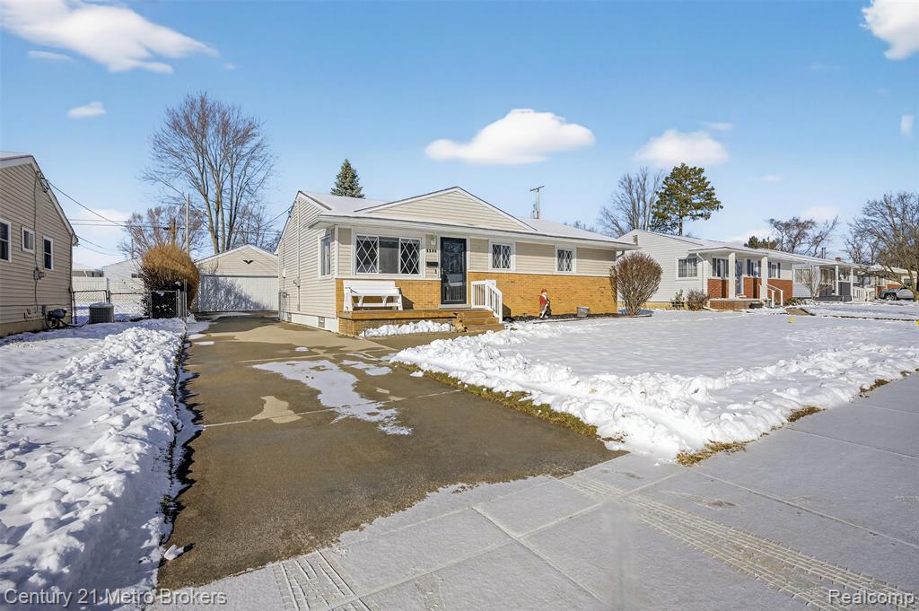 5328 Don Shenk Drive, Swartz Creek, MI 48473 — Photo 3