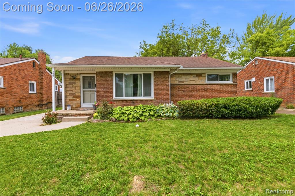 24671 Kenosha Street, Oak Park, MI 48237 — Photo 2