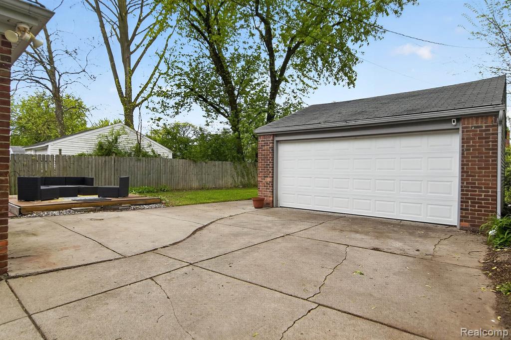23125 Church Street, Oak Park, MI 48237 — Photo 32
