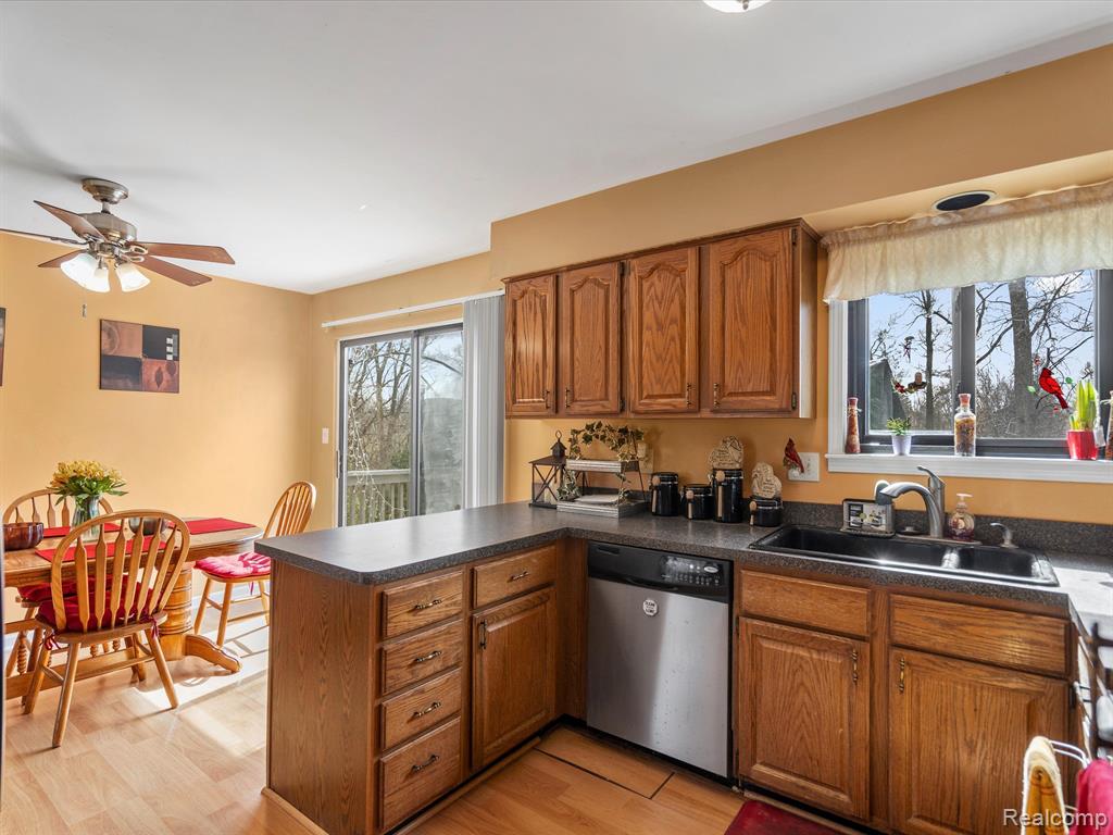 4872 LORE Drive, Waterford, MI 48329 — Photo 14