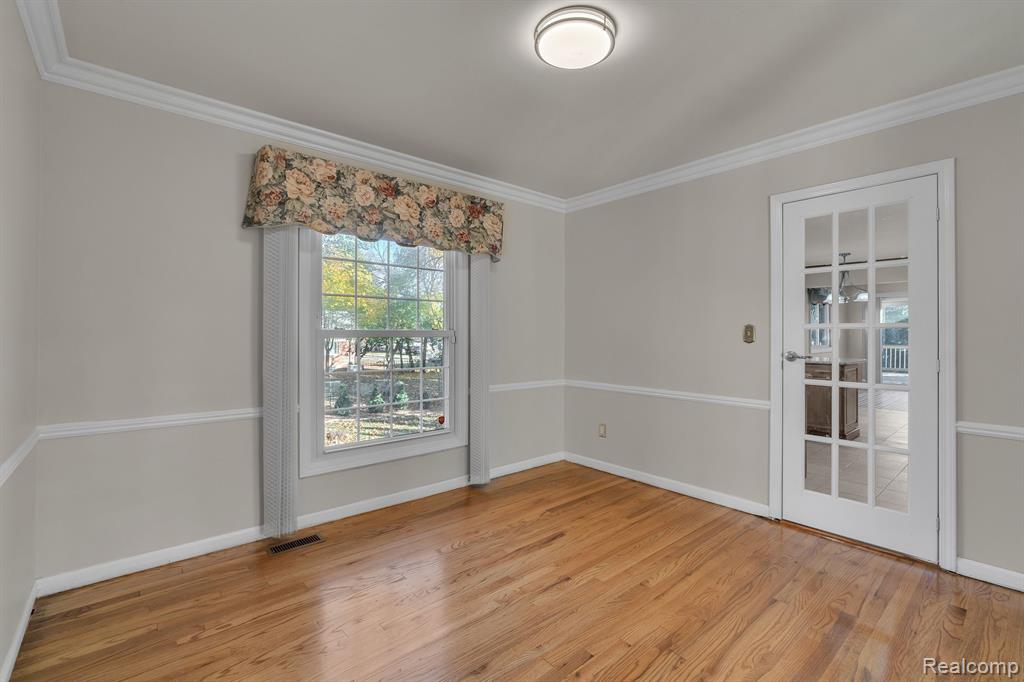 4248 WHITEBIRCH Drive, West Bloomfield, MI 48323 — Photo 8
