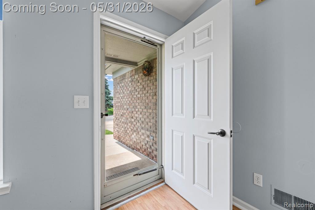 23362 Stromp Court, Trenton, MI 48183 — Photo 5