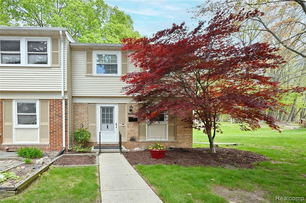 1562 Brentwood Drive, Troy, MI 48098 — front exterior
