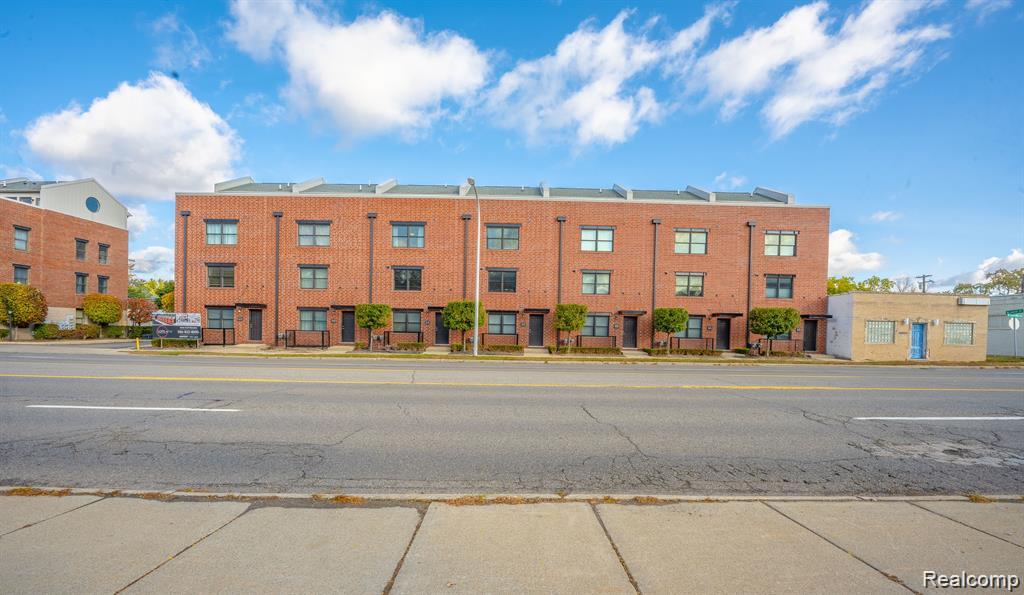 622 W 11 Mile Road, Royal Oak, MI 48067 — front exterior
