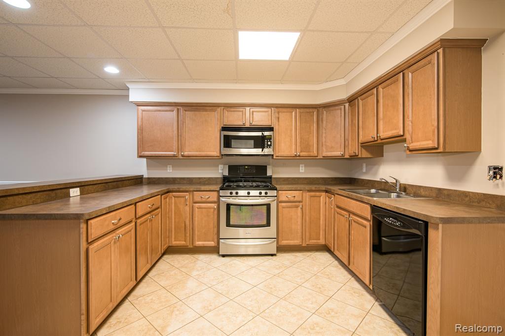 61491 CROWN POINT Drive, Washington, MI — Photo 29