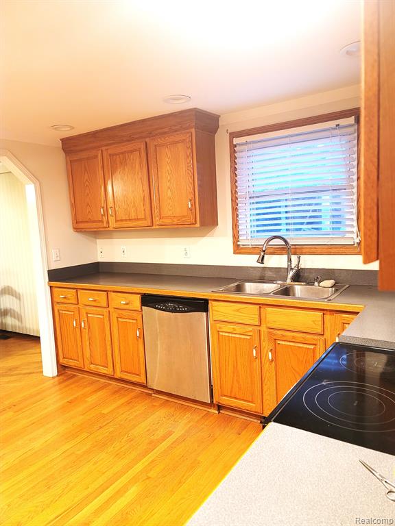 5096 CLIPPERT Street, Dearborn Heights, MI 48125 — Photo 8