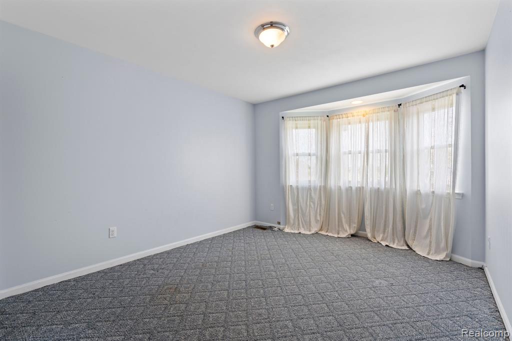 50631 NEWCASTLE Drive, Chesterfield, MI 48047 — Photo 25