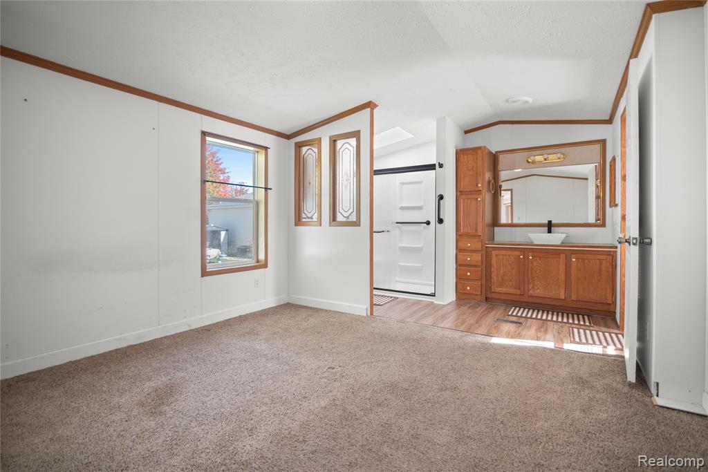 23467 Manor Road North, New Boston, MI 48164 — Photo 9