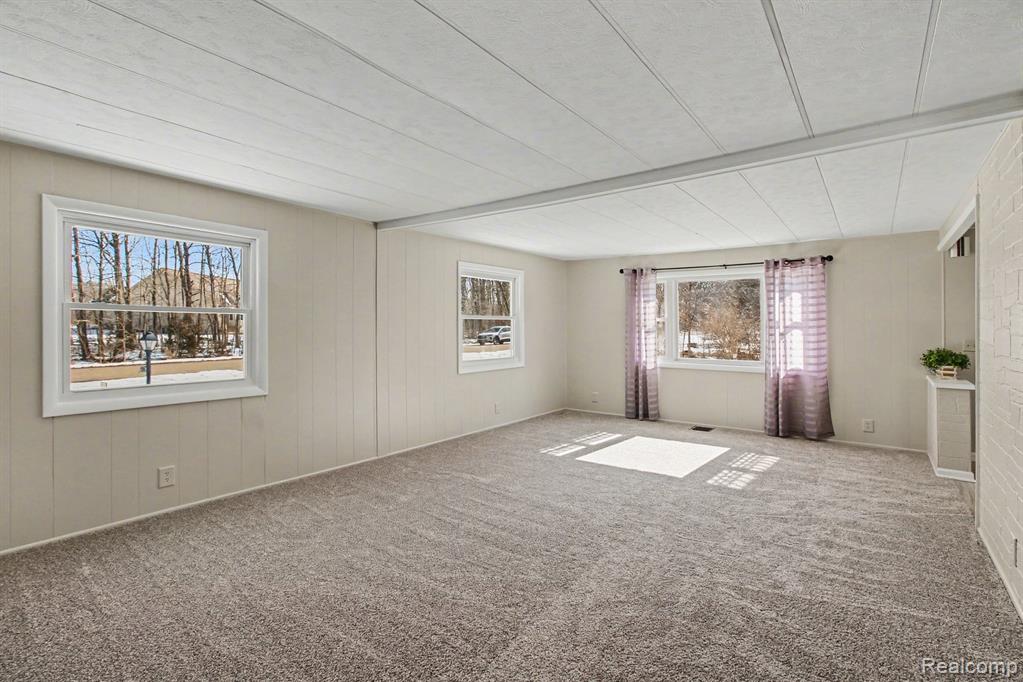 786 Red Oaks Drive, Howell, MI 48843 — Photo 3