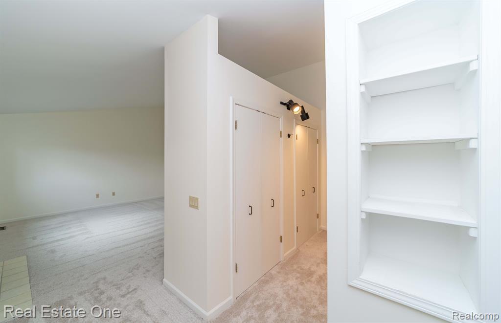 6250 POTOMAC Circle, West Bloomfield, MI — Photo 28