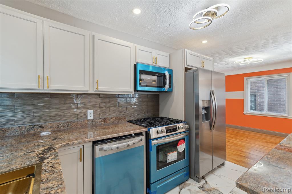 9585 Asbury Park, Detroit, MI 48227 — Photo 13