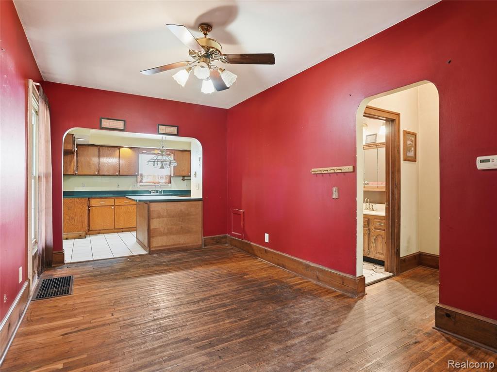 69 E Burdick Street, Oxford, MI 48371 — Photo 5