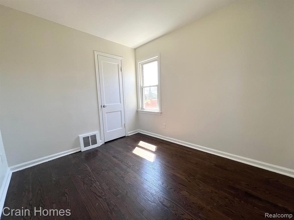 21407 MITCHELLDALE Avenue, Ferndale, MI 48220 — Photo 8