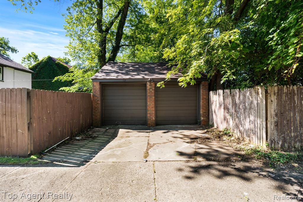 14257 Artesian Street, Detroit, MI 48223 — Photo 42