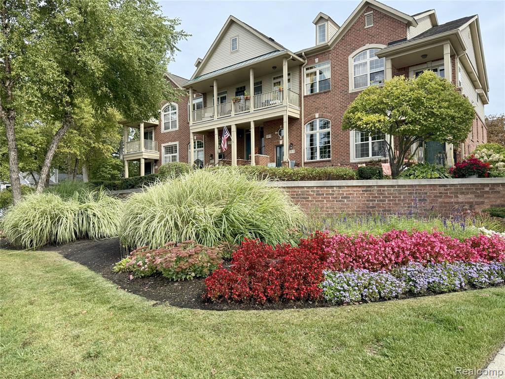 435 Village Drive, Walled Lake, MI 48390 — front exterior
