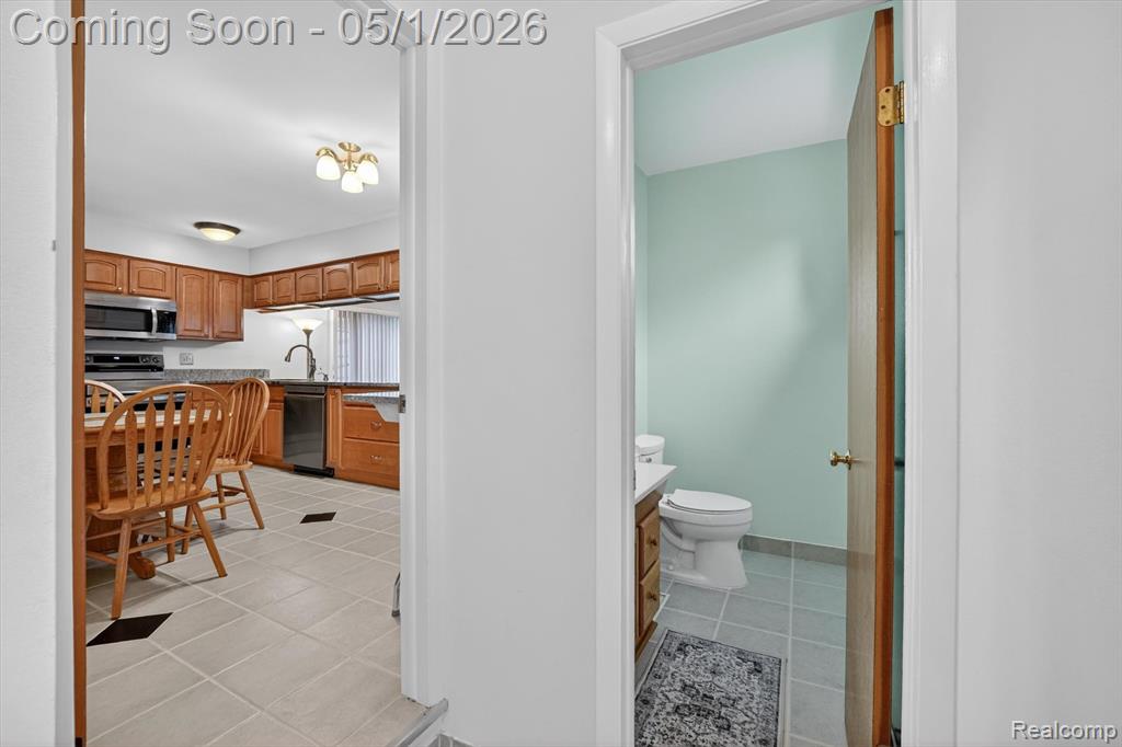 7061 London Court, Canton, MI 48187 — Photo 15