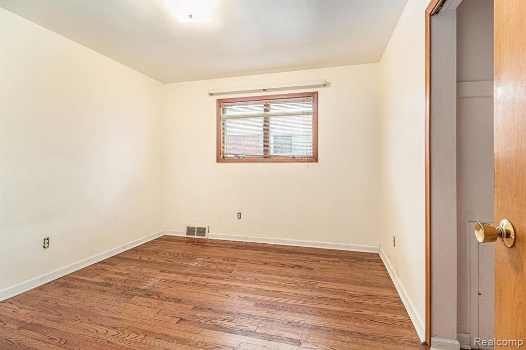 4402 Roosevelt Boulevard, Dearborn Heights, MI 48125 — Photo 15