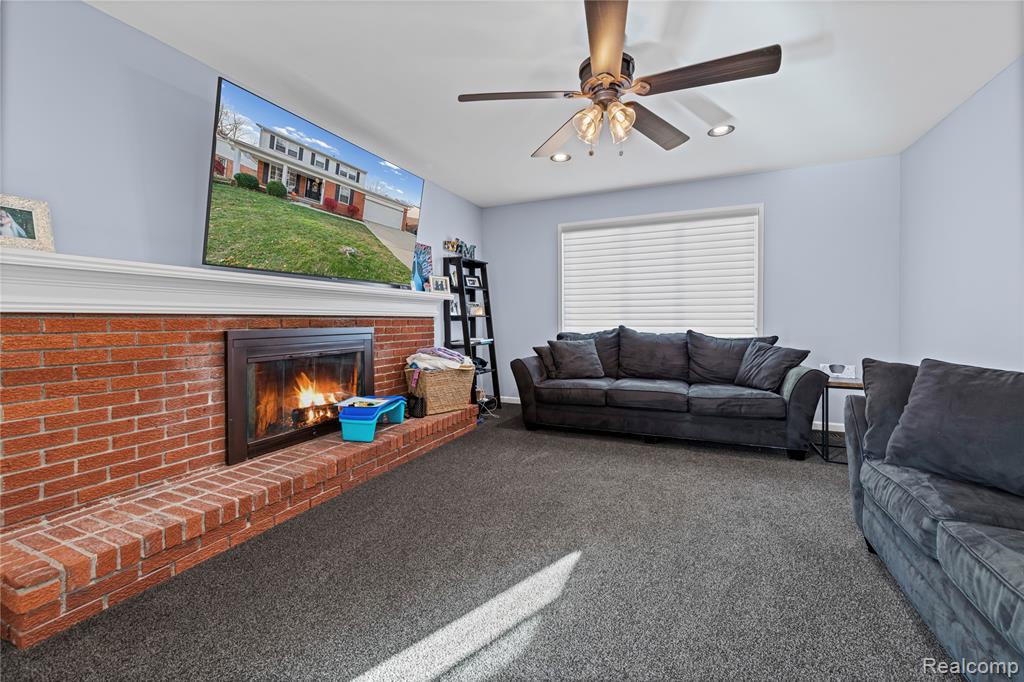 18250 Ryanwood Drive, Riverview, MI 48193 — Photo 10