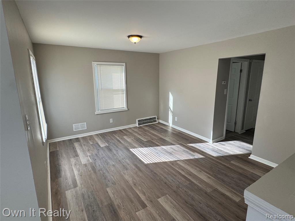 7497 W Parkway Street, Detroit, MI 48239 — Photo 5
