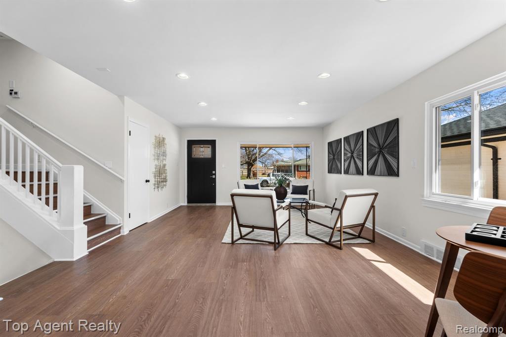 23701 Marlow Street, Oak Park, MI 48237 — Photo 11
