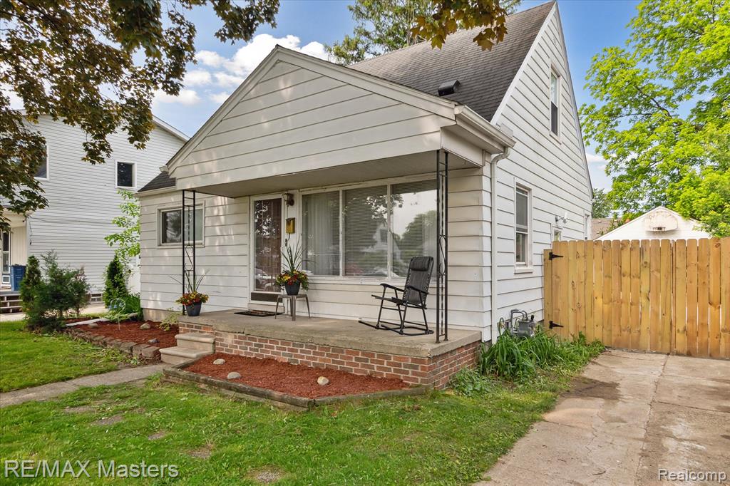 6835 Gilman Street, Garden City, MI — Photo 4