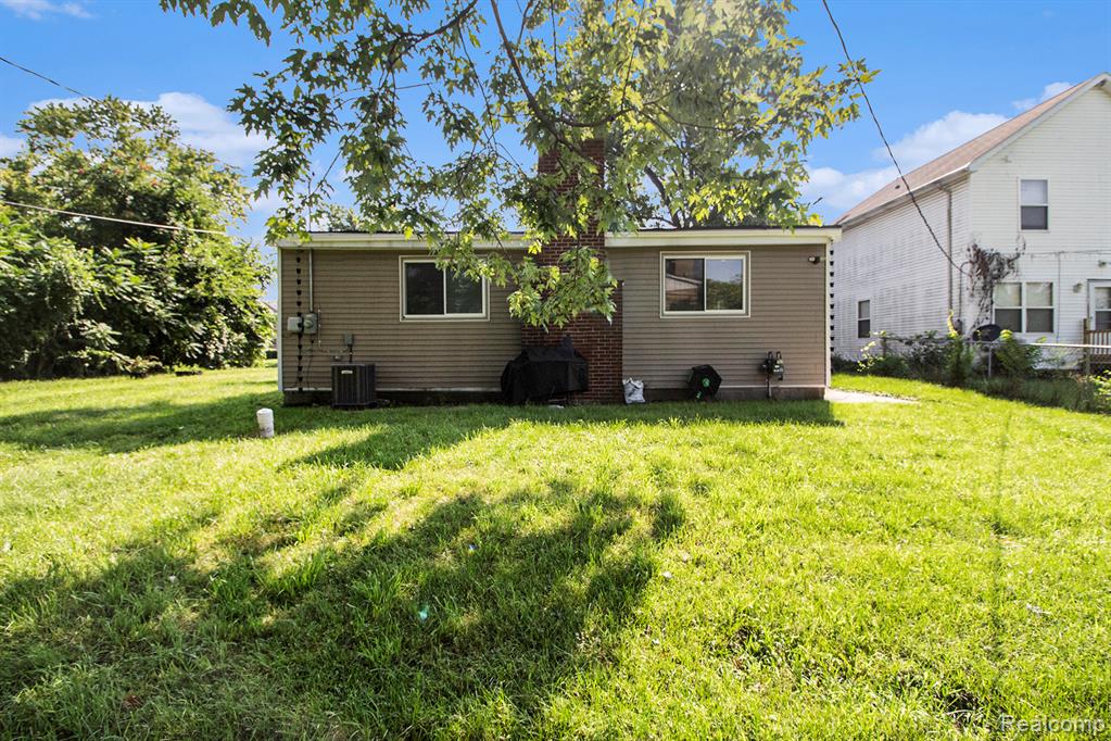 15487 Greydale Street, Detroit, MI 48223 — Photo 31