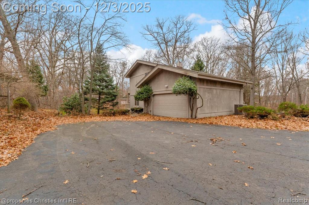 13095 Woodland Trail, Davisburg, MI 48350 — Photo 4