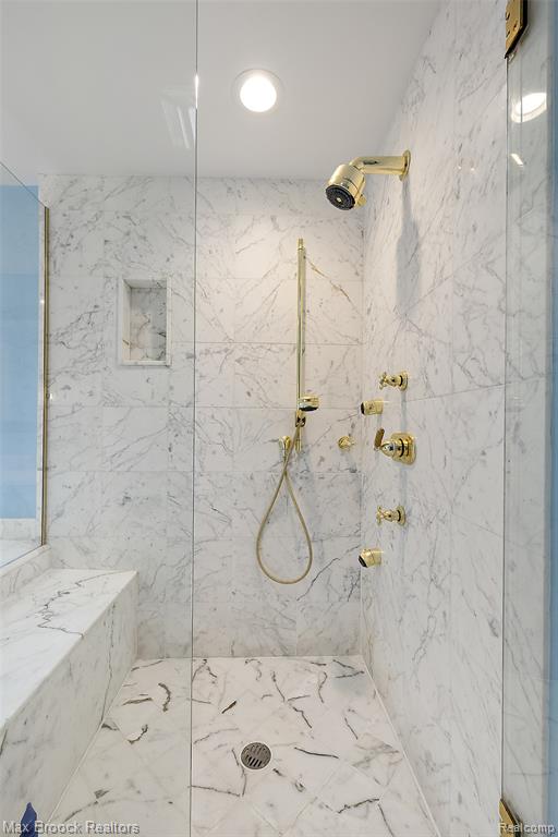 692 Bennington Drive, Bloomfield Hills, MI 48304 — Photo 19