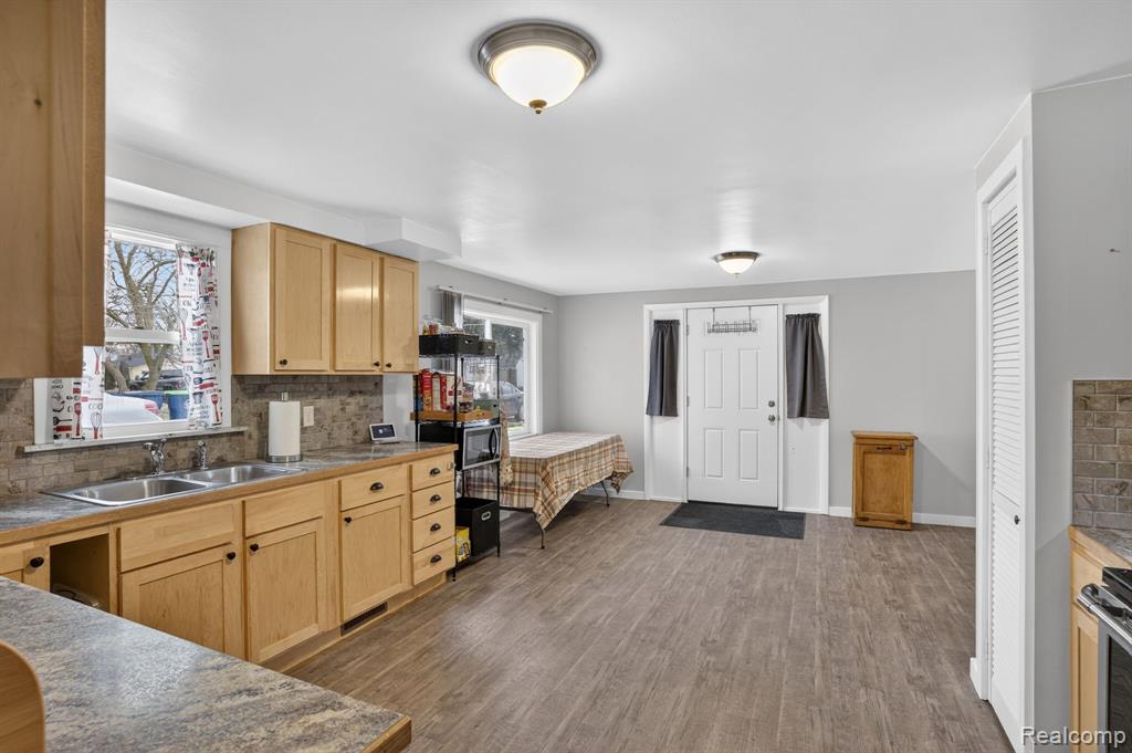 3066 Schaefer Street, Saginaw, MI 48604 — Photo 9