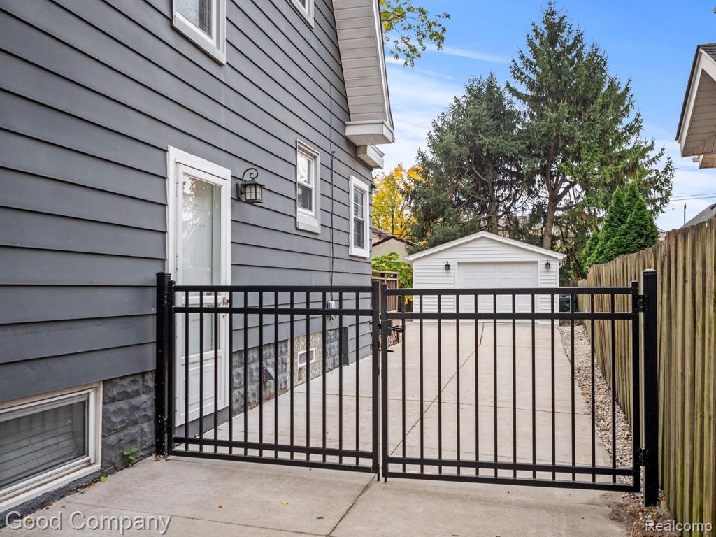 829 PARK Avenue, Royal Oak, MI 48067 — Photo 26
