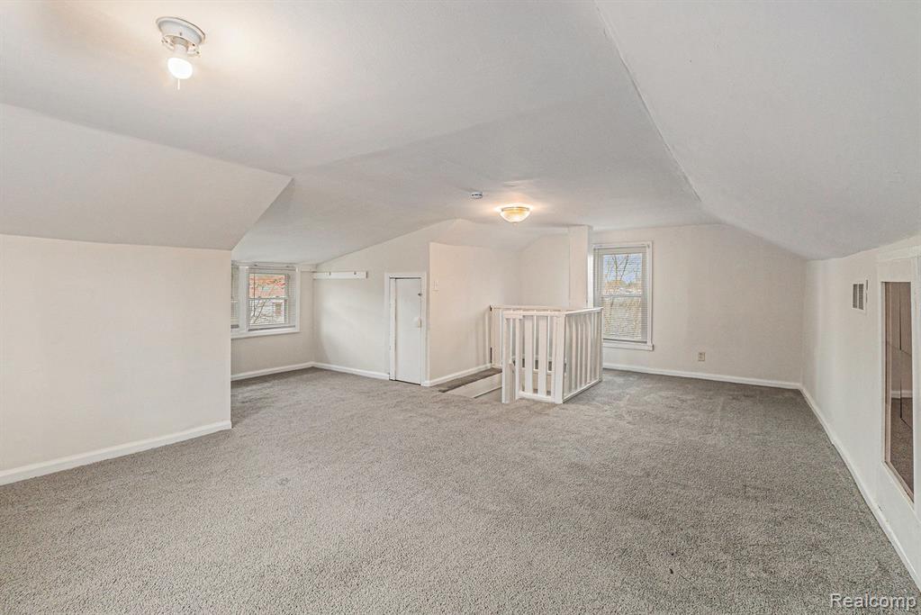 5402 Croissant Street, Dearborn Heights, MI 48125 — Photo 21
