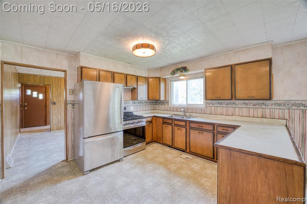 3518 N Shimmons Circle, Auburn Hills, MI 48326 — Photo 15