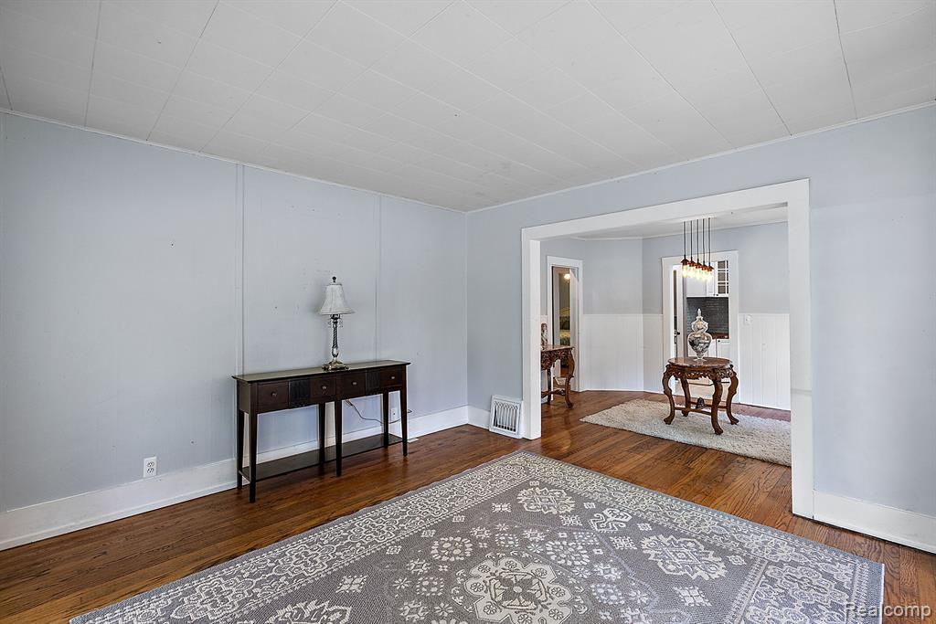 536 ATWATER Street, Lake Orion, MI 48362 — Photo 9