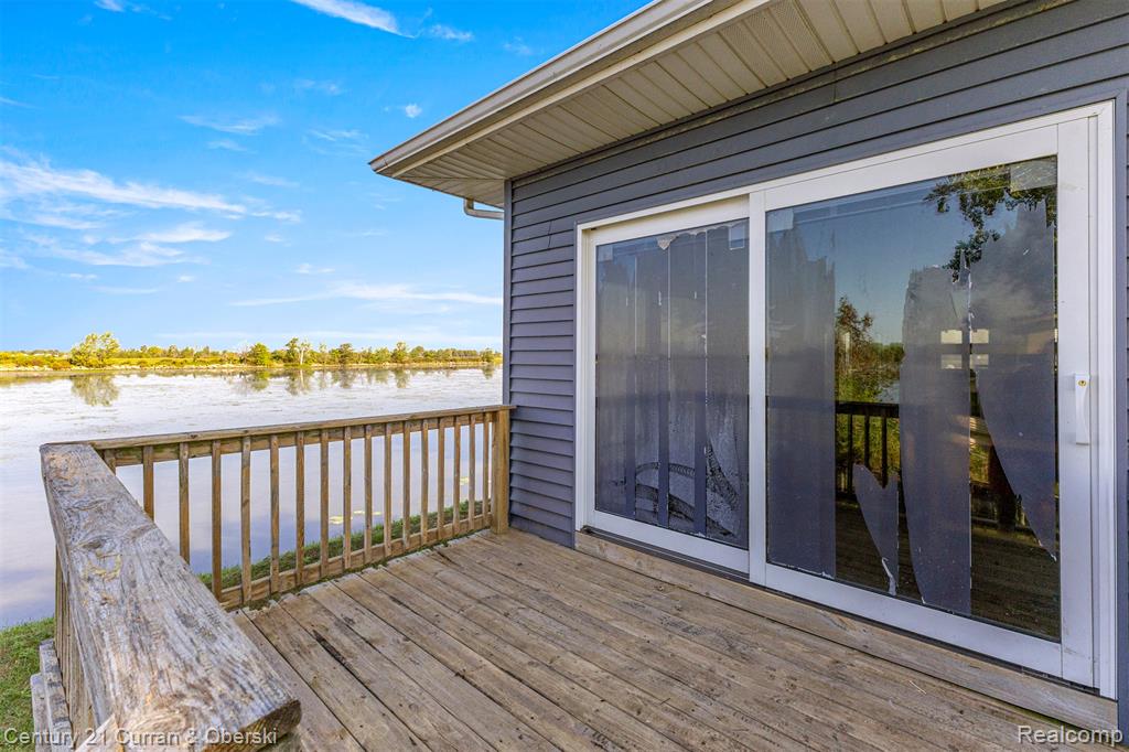 6809 Lakeshore Drive, Newport, MI 48166 — Photo 12