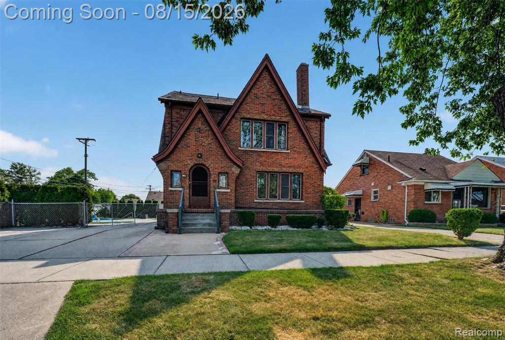 9235 Hubert Avenue, Allen Park, MI 48101