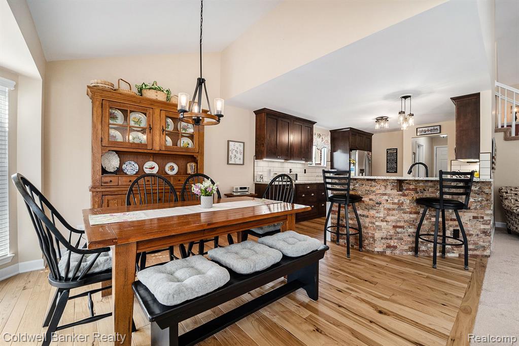 1360 Gloucester Court, Commerce Twp, MI 48390 — Photo 8