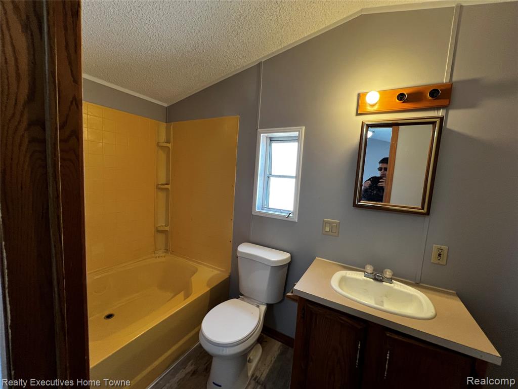 7136 Mapleview Circle W, 65, Brown, MI 48416 — Photo 5