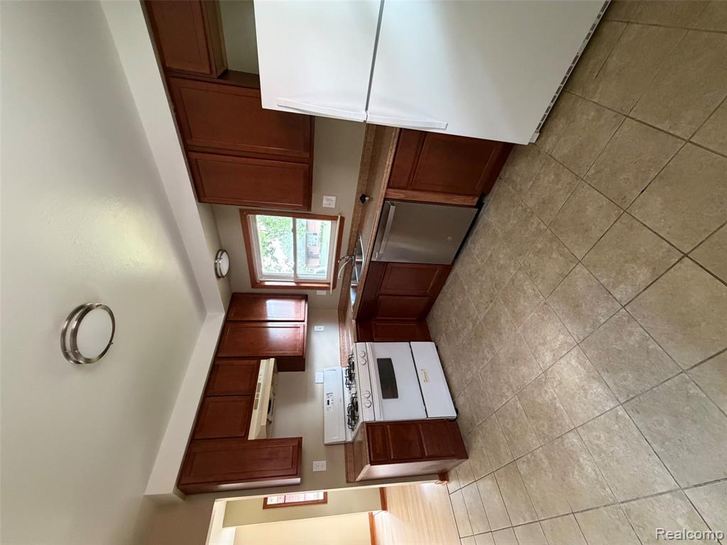 1244 E Dallas Avenue, Madison Heights, MI 48071 — Photo 4